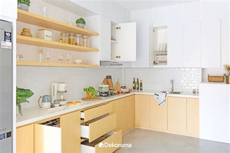 desain dapur ala jepang terlihat  penerapan warna  hangat