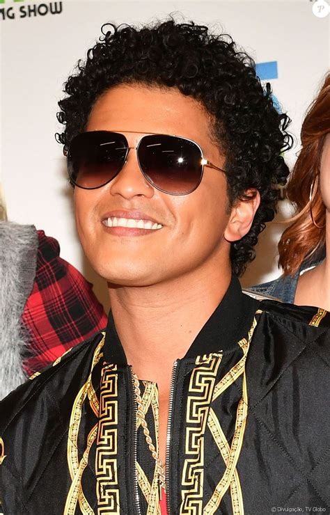 The official music videos playlist for bruno mars featuring hits like the lazy song, that's what i like, just the way you are, 24k magic 11x grammy award winner and 27x grammy award nominee bruno mars is a celebrated singer, songwriter, producer, and musician with iconic hits like. Em 2014, Bruno Mars já doou o equivalente a R$ 3,2 milhões ...