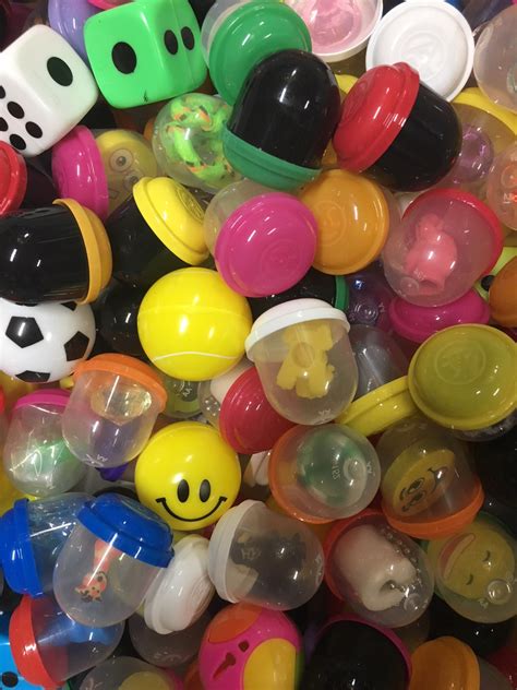 Gumballstuff™ Exclusive 1000 1 Fun Mix Toy Filled Vending Capsules