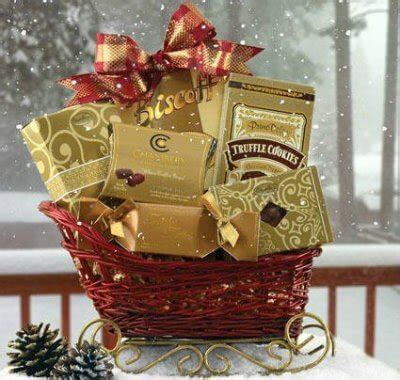 Looking for holiday gift baskets to send out in 2020? Best Christmas gift baskets reviews - Christmas gift ...