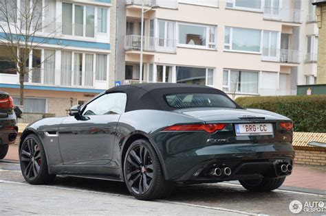 Unfortunately, the coupe and convertible's notoriously tight cabin and the convertible's hilariously. Jaguar F-TYPE R Convertible - 22 maart 2015 - Autogespot