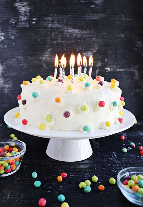 23 Incredibly Easy Ways To Decorate A Cake