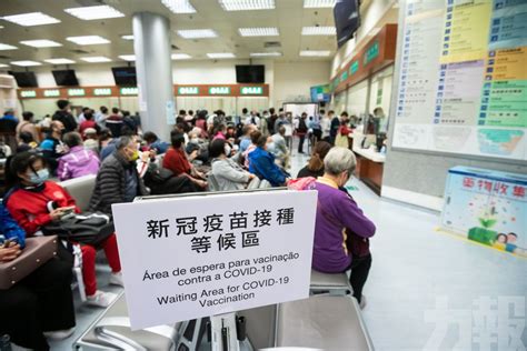 澳洲即將展開 1b 階段新冠病毒疫苗接種，全國 600 萬名國民將可預約接種疫苗。 但與此同時，歐洲部份國家早前由於擔心阿斯利康疫苗可能會引致嚴重副作用而採取預防性措施、暫時停止使用該款疫苗。 究竟大家會否選擇接種疫苗？ sbs 廣東話節目的聽眾分享了他們的想法。 逾10.5萬人次預約打新冠疫苗 累計逾5.7萬人完成接種 - 澳門力報官網