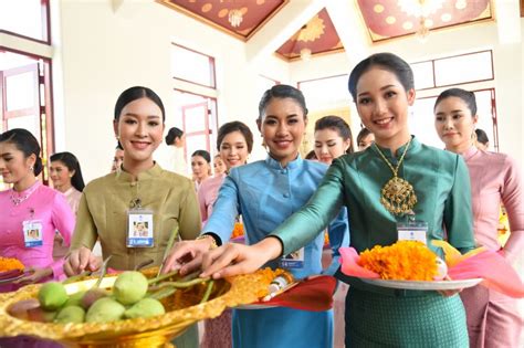 น้องน้ำมนต์ รองนางสาวไทย ประจำปี 2562 พร้อมเพื่อนรวม 4 คน ประสบอุบัติเหตุรถเก๋งชนต้นไม้ที่บริเวณสี่แยกคณะนิติศาสตร์. ผู้หญิง - ว่าที่นางสาวไทยปี62 สวมชุดไทยจิตรลดา ขอพรไหว้พระ ...