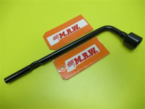 Used Spare Tire Lug Wrench Lug Nut Tire Trunk 13/16 Inch 2021 Mm Fits
