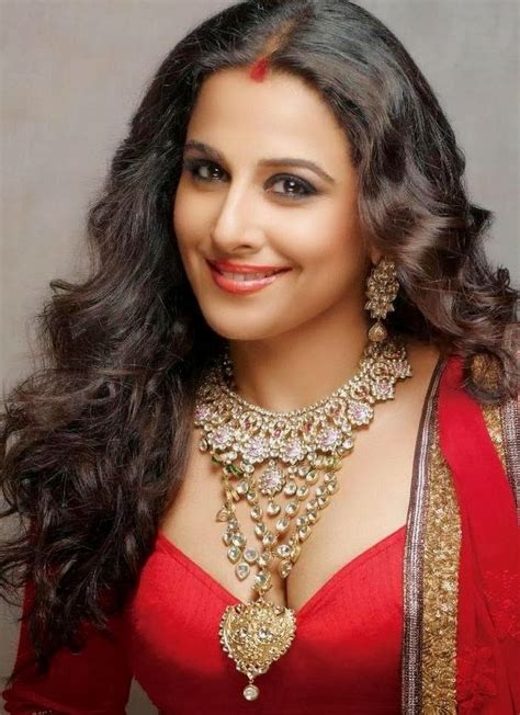 Guru Actress Hot Vidya Balan Hot Sexy Photoshoot Photos In Hi Blitz