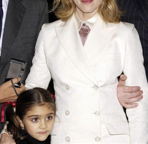 Wie ihre mama madonna hat auch lourdes leon ihren eigenen kopf und lässt sich selbst in sachen. Stilfragen: Madonnas Tochter schämt sich für Jugendsünden ...