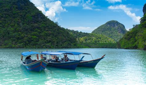 The island, about 18 kms from kuah town, is located on the southwest of langkawi island, next to pulau tuba. Pulau Dayang Bunting in Langkawi