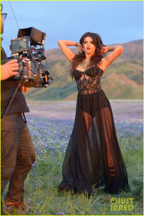 Read or print original come and get it lyrics 2021 updated! Selena Gomez: 'Come & Get It' Video Shoot Pics!: Photo ...