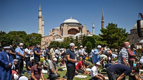 Istanbuls Hagia Sophia Reopens As A Mosque The New York Times