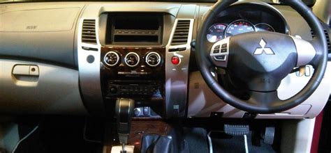 Mitsubishi pajero sport dakar 4x4. Wow... Mitsubishi Pajero Sport Reloaded | Republika Online