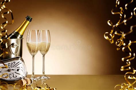 Celebrate New Years Eve With Champagne And Elegance