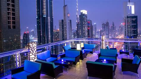 Capture 360 Degree Views Of Dubai At The Rooftop Bar And Lounge Of The