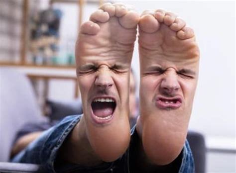 Youve Heard Of Foot In Mouth Disease Now Try Mouth On Foot Foot In