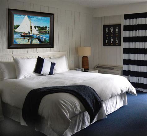 Bring a beach and seaside theme to your home with nautical decor & nautical bedroom decor that is perfect for your bathroom, bedroom or anywhere! 18+ Fun Nautical Bedroom Ideas | Nautical Room Decor - NRB