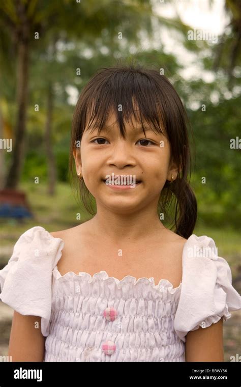 Jeune Fille Vietnamienne Banque De Photographies Et Dimages Haute R Solution Alamy