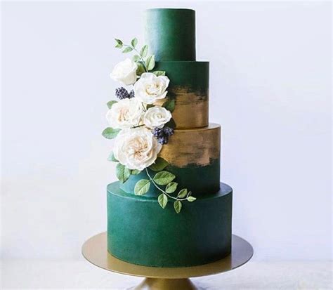 Pin By Jenny Skidmore On Cake Decorating Fall Wedding Cakes Emerald