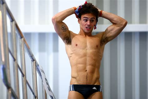 Tom Daley Pranked After Asking Twitter Followers To Design New Cover Photo London Evening Standard