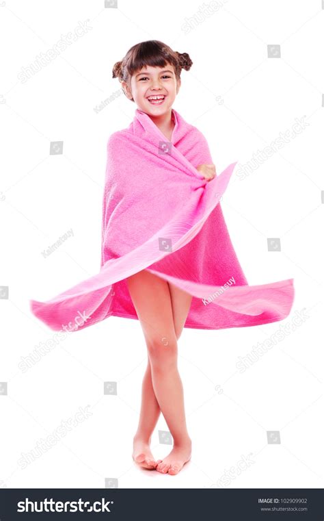 Girl Swimsuit Wrapped Pink Towel Foto De Stock 102909902 Shutterstock