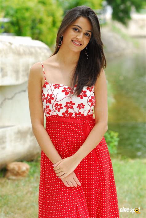 Soreng Blog Ancuk South Indian Actress Kriti Kharbanda Photos In Red
