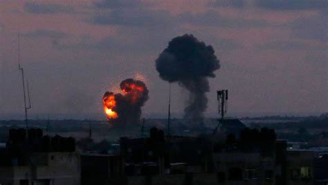 israel strikes hamas after heavy rocket attacks from gaza