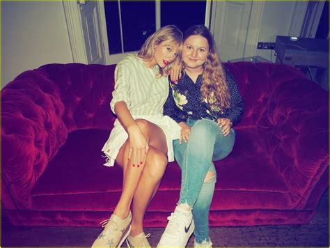 Taylor Swift Poses With Fans During Lover Secret Session In London