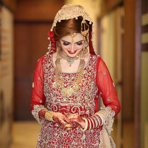 Brides Dulhan From Pakistan And India Mostly On Their Barat Day Wedding Day Leave To Her