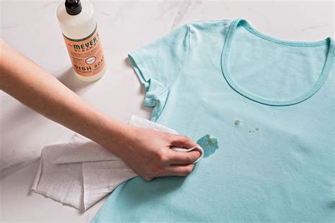 How To Get Oil Stains Out Of Clothes Step By Step With Pictures