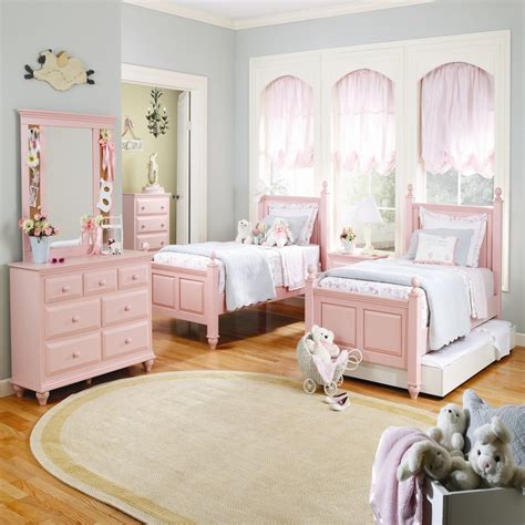 There are plenty of designs, accessories and interior styles that can help integrate pink seamlessly into the modern home. Girls bedroom ideas- Go girlie!!