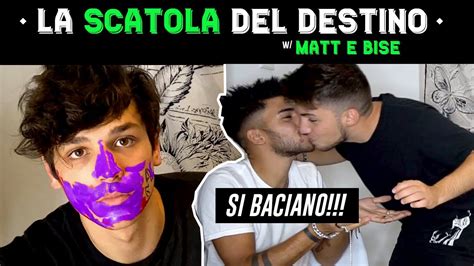 Matt And Bise Si Baciano A Casa Miae Poi Si Separano La Scatola Del