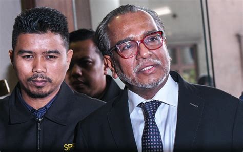 Shafee told the new straits times that he, along with his wife tania scivetti and other lawyers in his team involved in defending najib had all. Pengubahan wang haram: Shafee berdepan 5 tahun penjara ...