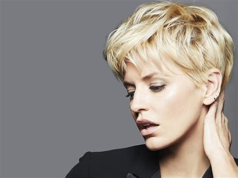 Tous les modèles de coupes courtes. Jacques Dessange Degrade Coupe Courte Femme 2020 Tendance ...