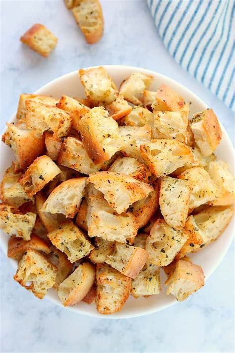 Easy Homemade Croutons Restaurant Style Crunchy Creamy Sweet