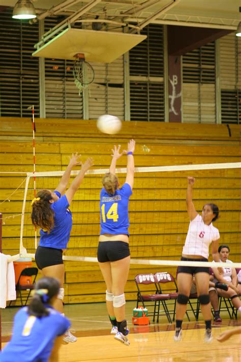 Kaiser Cougars Vs Farrington Governors Volleyball 2010 Oia Flickr