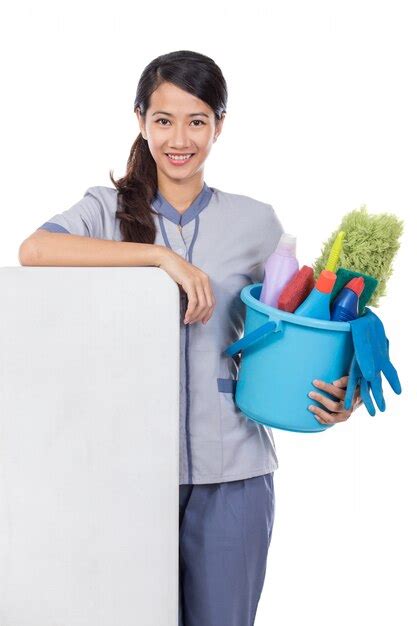 Premium Photo Cleaning Maid Woman Smiling