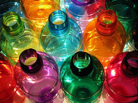 Bold ideas to boost 'shockingly low' plastics packaging recycling in ...