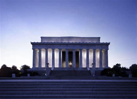 Thus, you may visit the lincoln memorial 24 hours a day 365 days a years. Lincoln Memorial, A Monument To The Memory of A Fighter ...