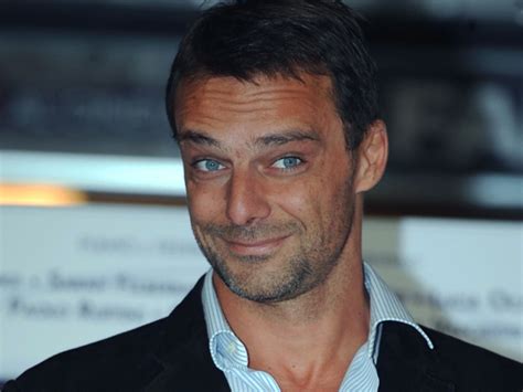 Alessandro preziosi, 45 anni, ha presentato a roma la fiction non mentire, in onda su canale 5 a l'attore alessandro preziosi tornerà presto al cinema con il film romantico nessuno come noi nel. Biografia di Alessandro Preziosi
