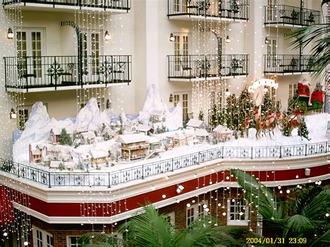The Opryland Hotel Before The Flood Opryland Hotel Holiday Decor