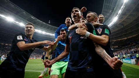 Le nouveau maillot angleterre coupe du monde 2018 possède une base blanche. Coupe du monde 2018 : revivez la victoire de la Croatie face à l'Angleterre en prolongation (2-1)