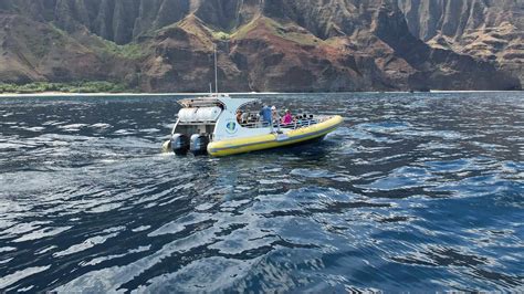 37 Ft Zodiac Raft Trip Kauai Vacation Activities