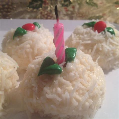 15 festive winter ice creams. Fun Christmas Desserts | Ice Cream Snowballs Christmas Dessert | Christmas ice cream, Ice cream ...