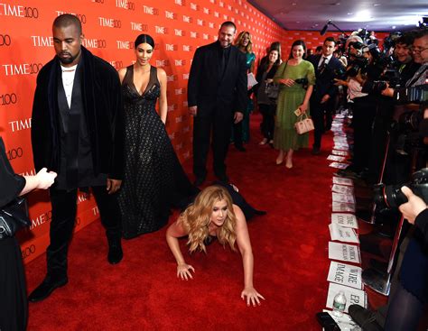 40 Awkward Red Carpet Encounters That Will Make You Seriously