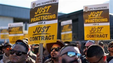 Ups And Teamsters Reach A Labor Deal Potentially Avoiding A Crippling