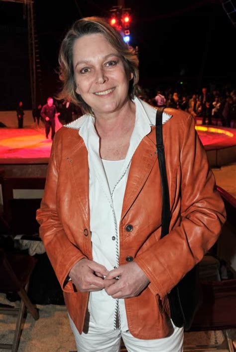 Da ramona leiß von zwei mitstreiterinnen 10 punkte bekommt, landet sie sogar auf platz 2 hinter promi shopping queen verena kerth. „ZDF-Fernsehgarten": Das waren die bisherigen Moderatoren