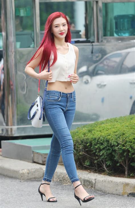조이 보배드림 레이싱모델 Joy Airport Fashion Red Velvet Joy Red Velvet Outfits