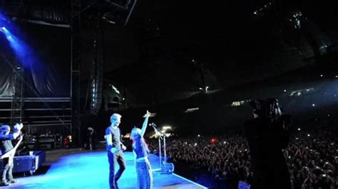 happy birthday serenade with chad kroeger at nickelback concert avril lavigne photo 32327251
