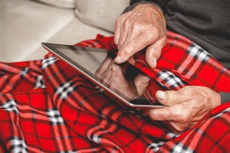 Vodafone Uk Provides 250 Tablets To Lonely And Isolated People In