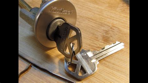 Bobby Pin Lockpick How To Pick A Lock With A Bobby Pin Site Forming