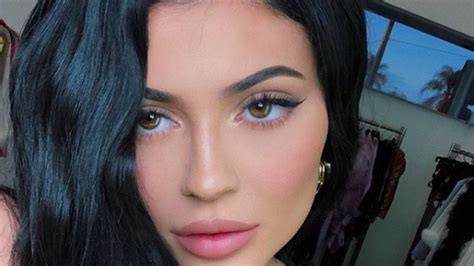 Kylie Jenner Ditches Makeup In Latest Instagram Post To Launch Her New